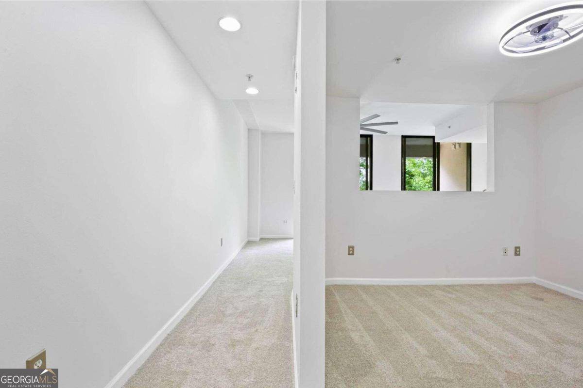 Atlanta, GA 30305,3040 Peachtree RD NW #305