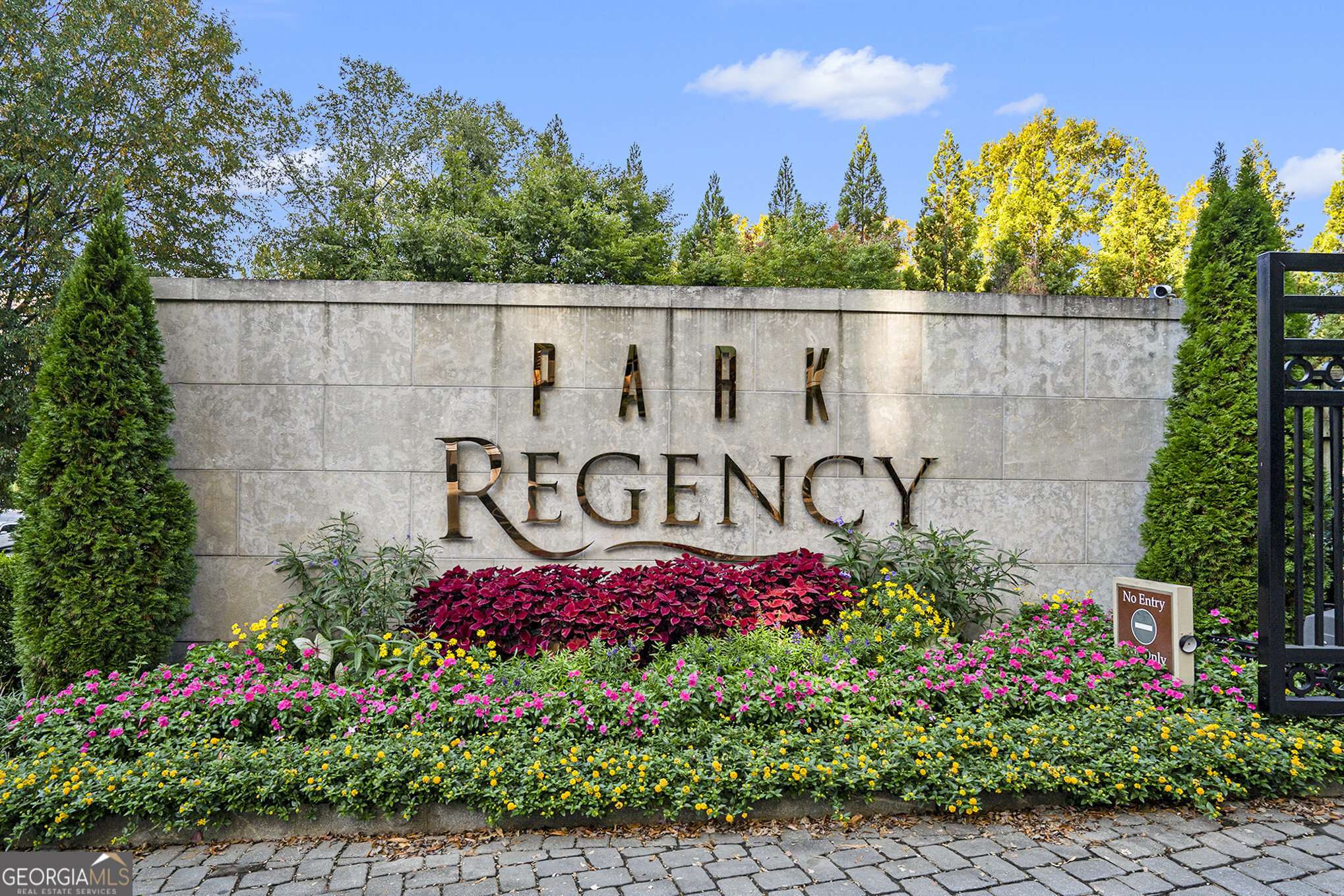 Atlanta, GA 30326,700 Park Regency