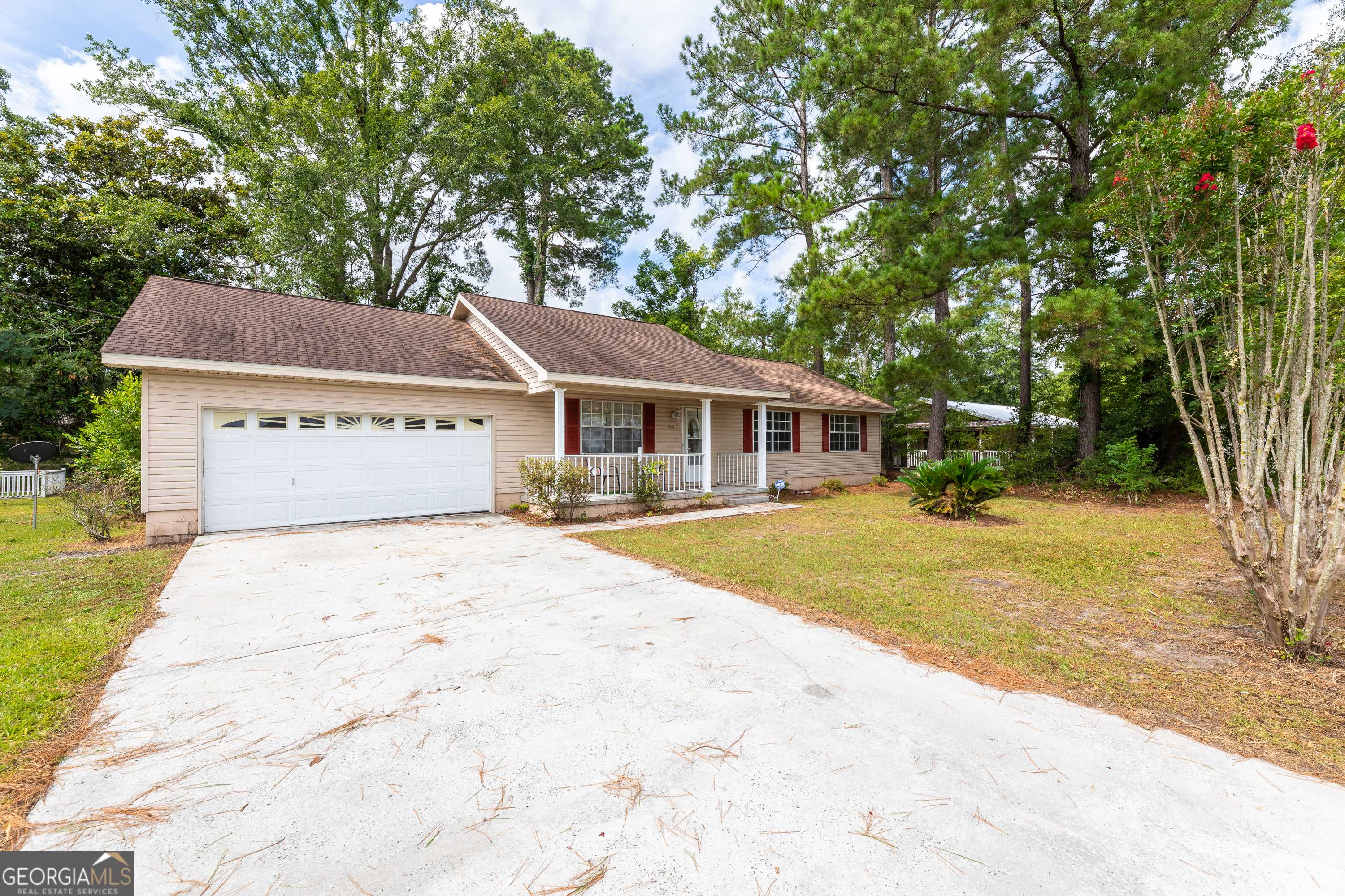 Waycross, GA 31503,1425 Pine