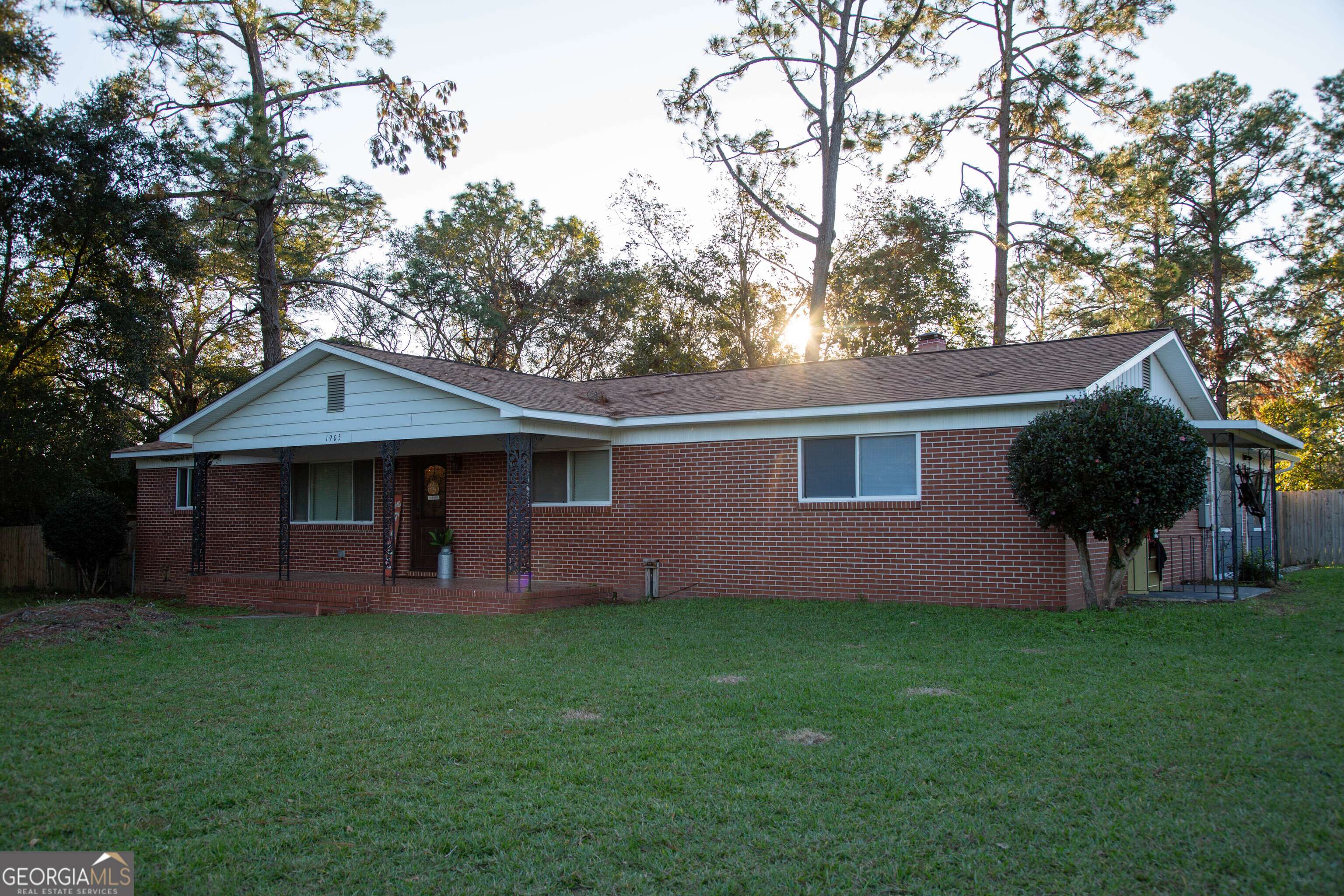 Waycross, GA 31501,1905 Russell