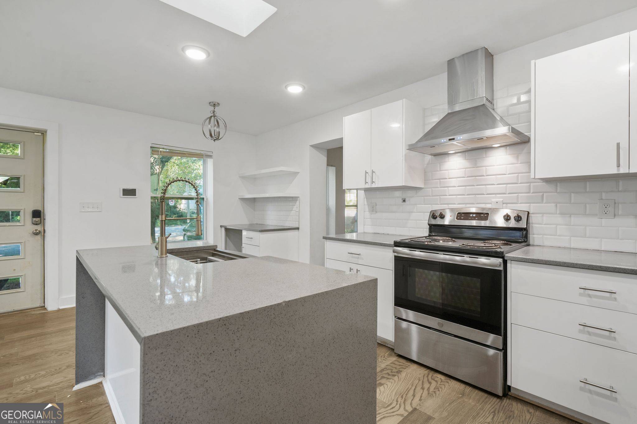 Atlanta, GA 30310,1816 Evans DR SW