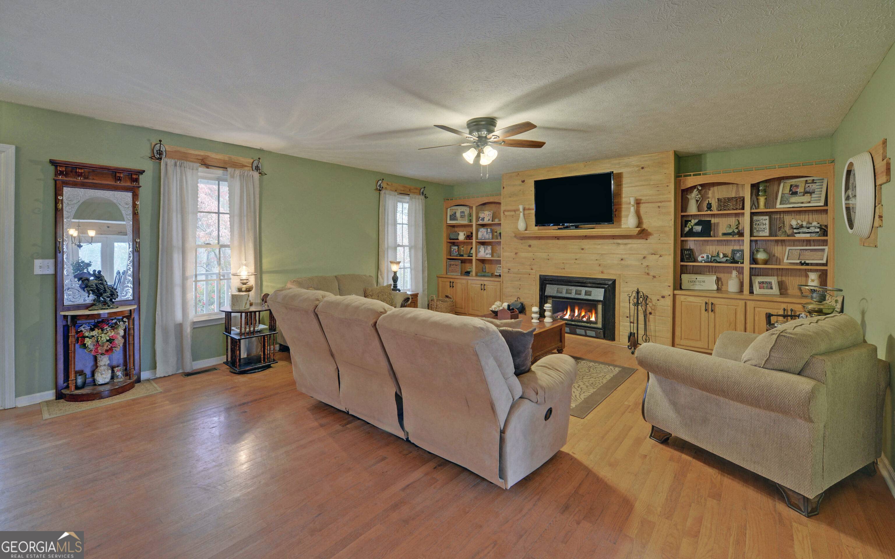 Dahlonega, GA 30533,117 Wesley Lee RD
