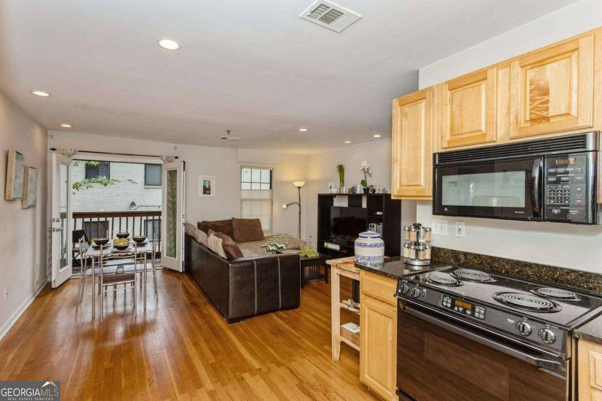 Atlanta, GA 30309,890 Glendale TER NE #7