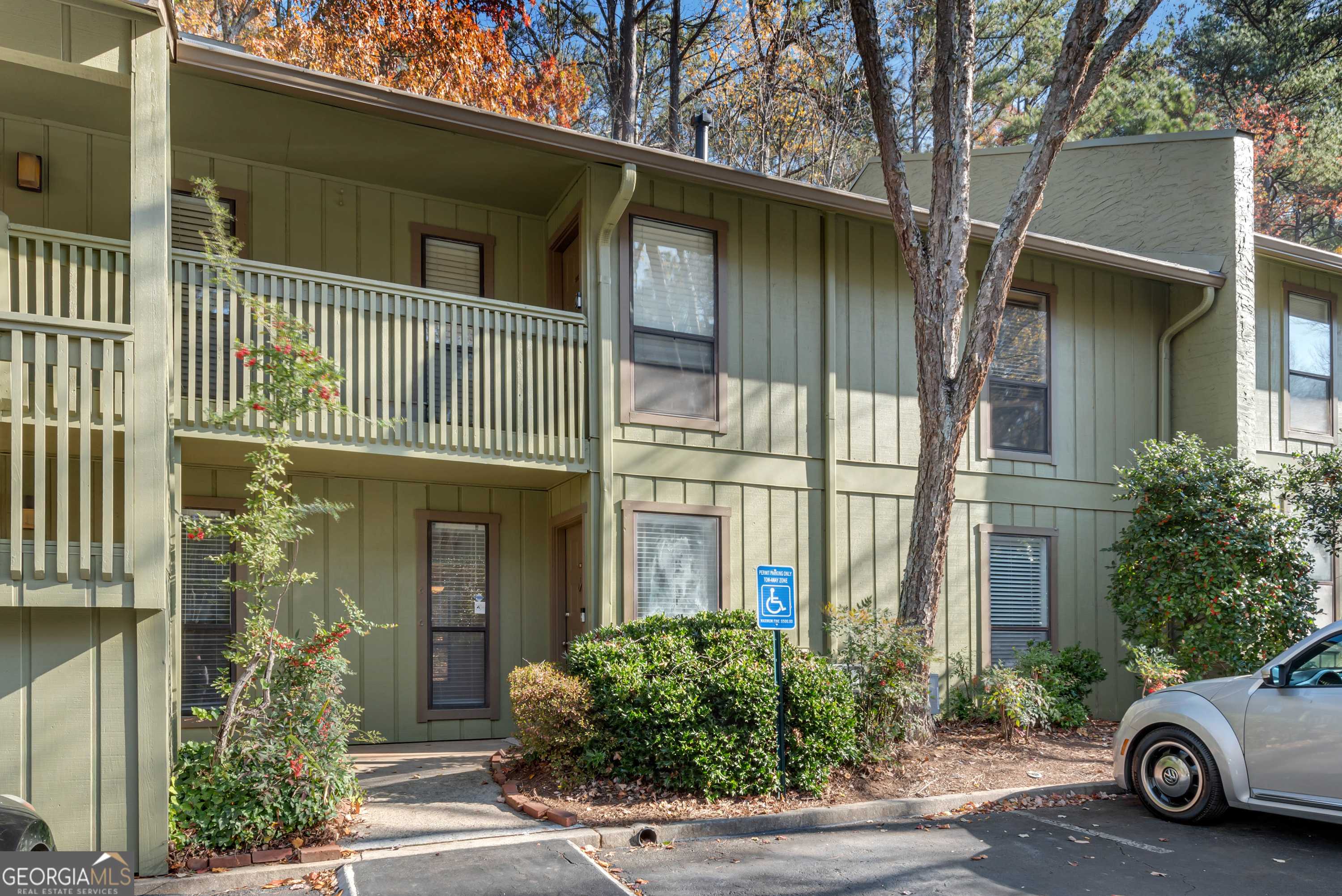 Dunwoody, GA 30338,706 Dunbar