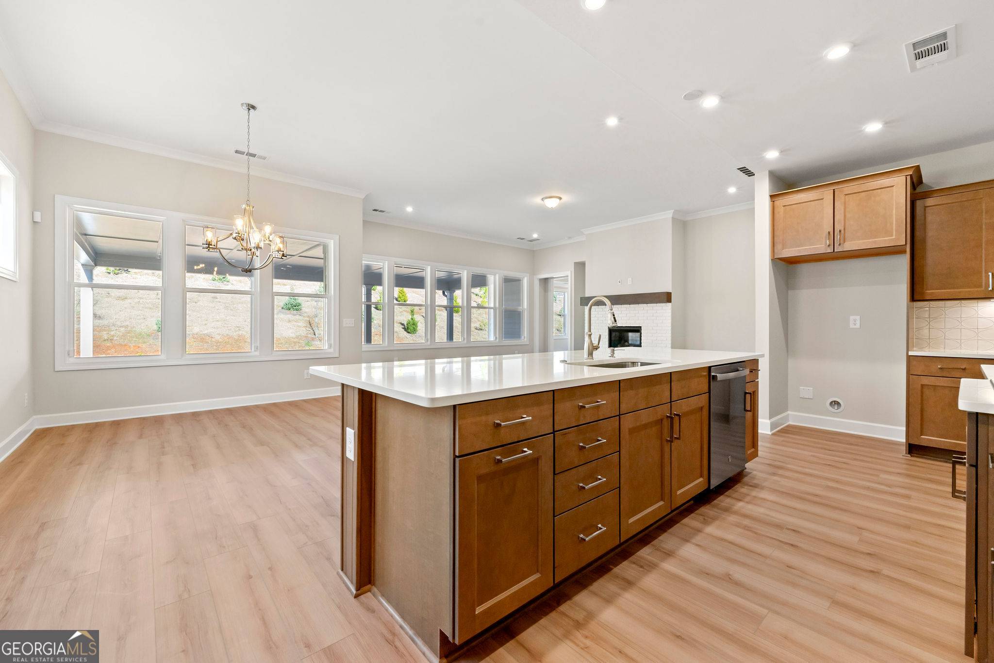 Hoschton, GA 30548,198 Bear WAY