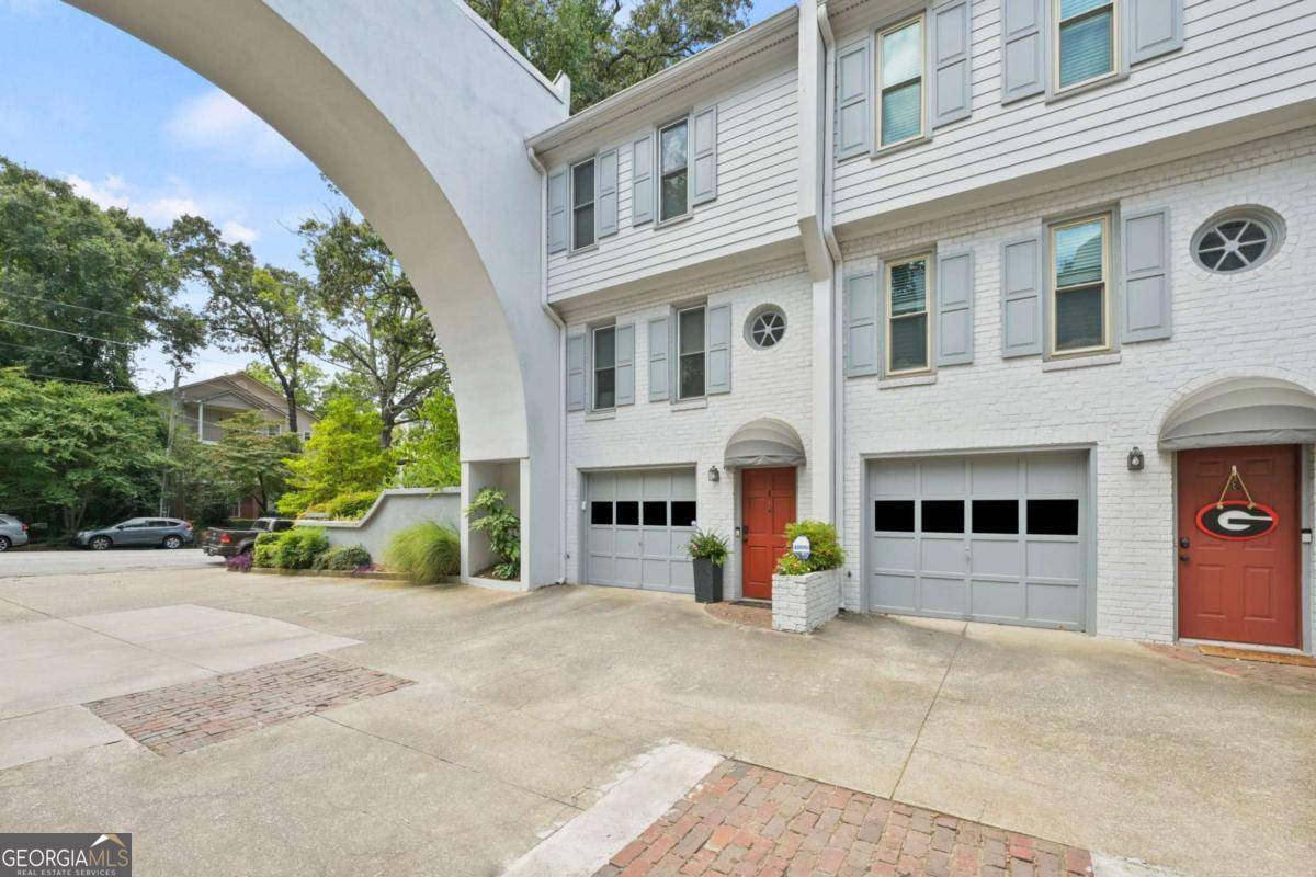 Atlanta, GA 30306,856 Saint Charles AVE NE #1