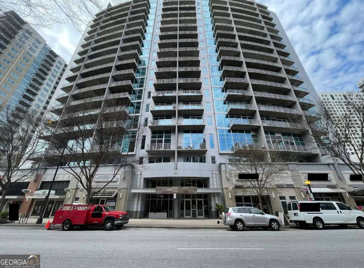 Atlanta, GA 30309,950 W Peachtree