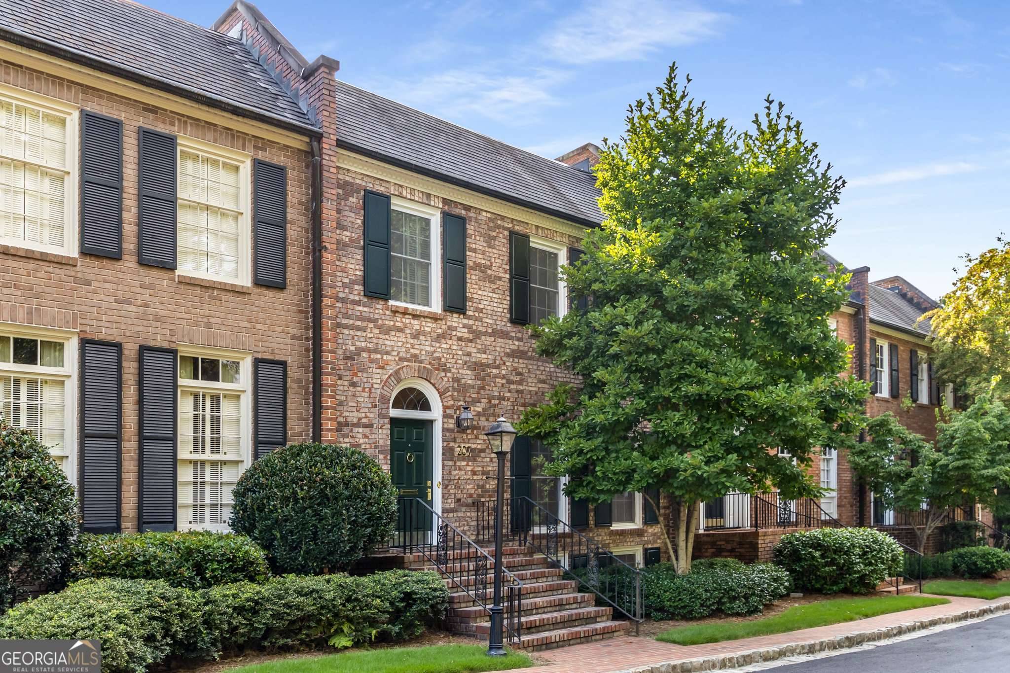 Atlanta, GA 30327,207 Townsend PL