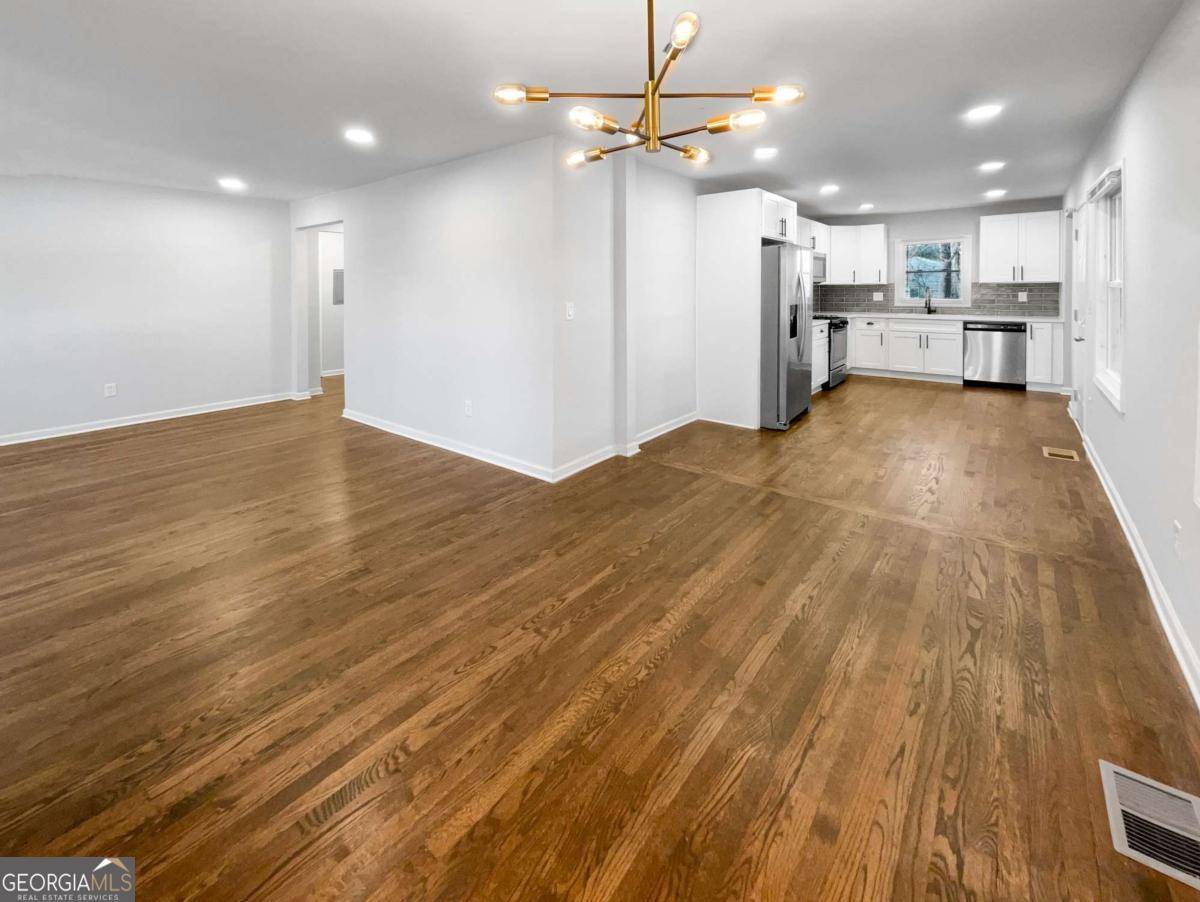Atlanta, GA 30344,2861 Sylvan RD