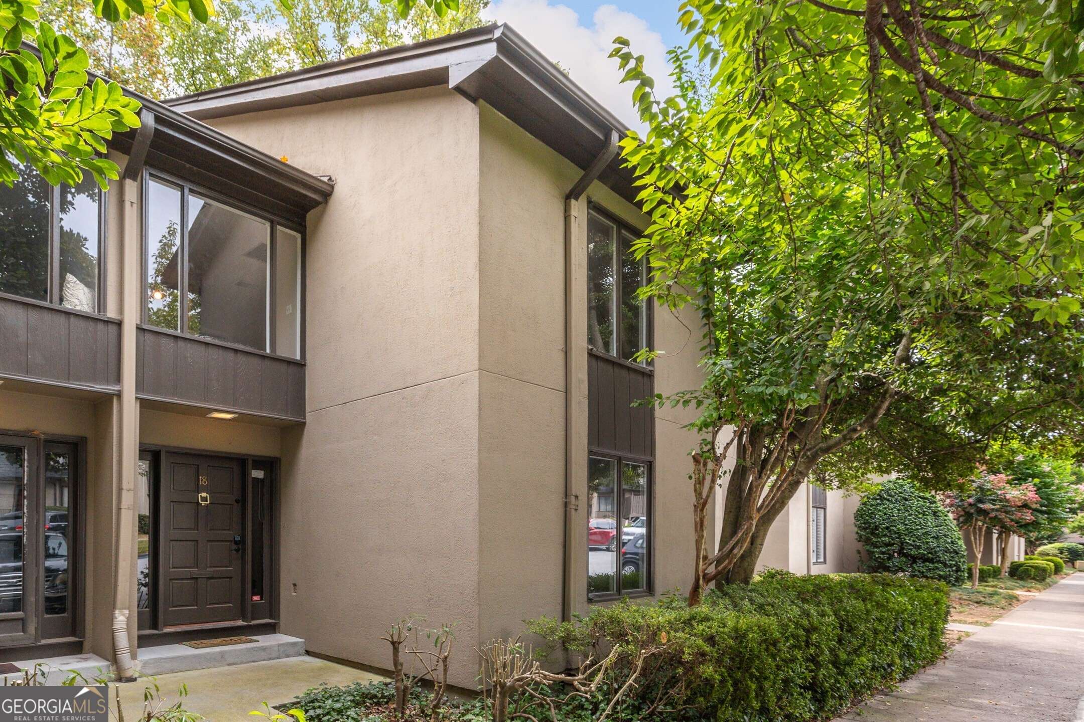 Atlanta, GA 30342,18 IVY RDG NE