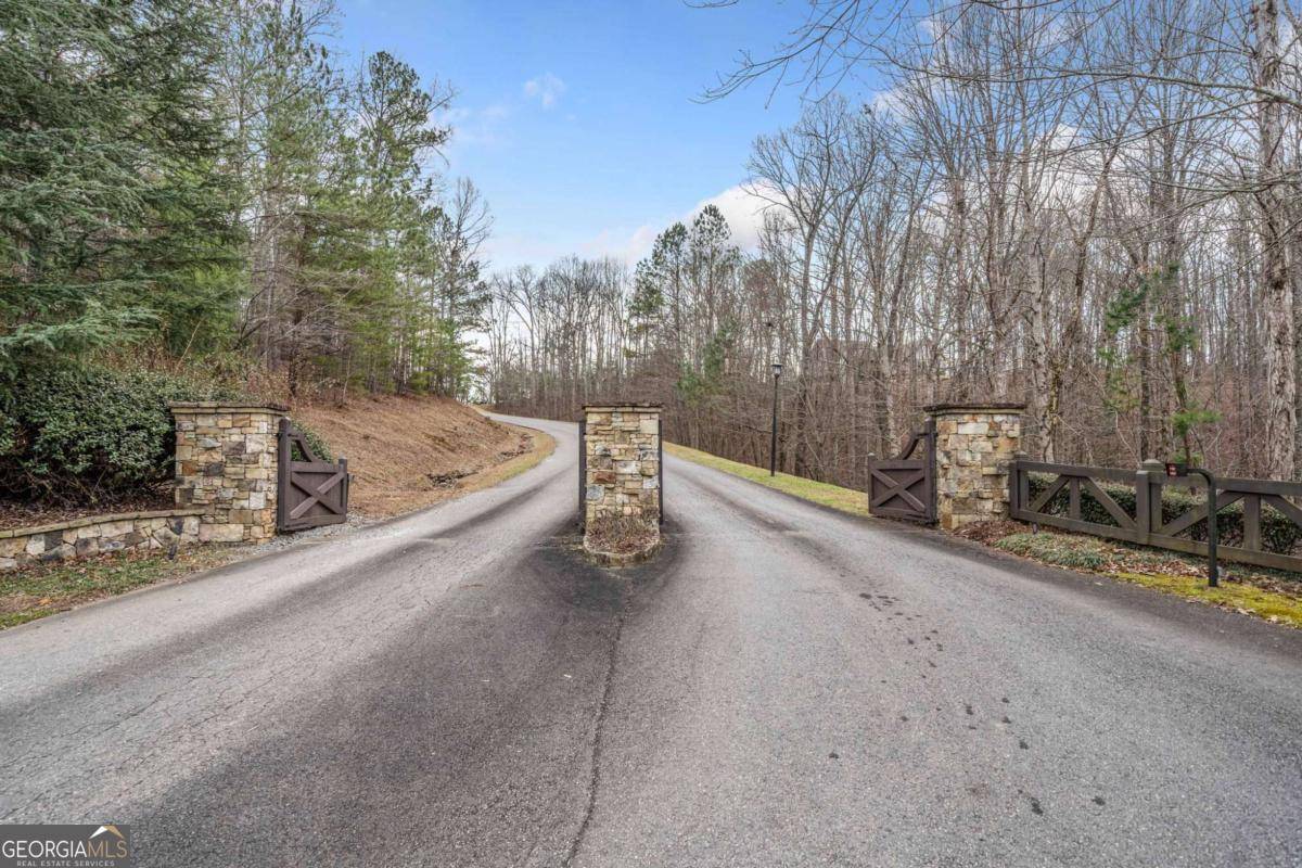Ellijay, GA 30540,352 Bridge RD