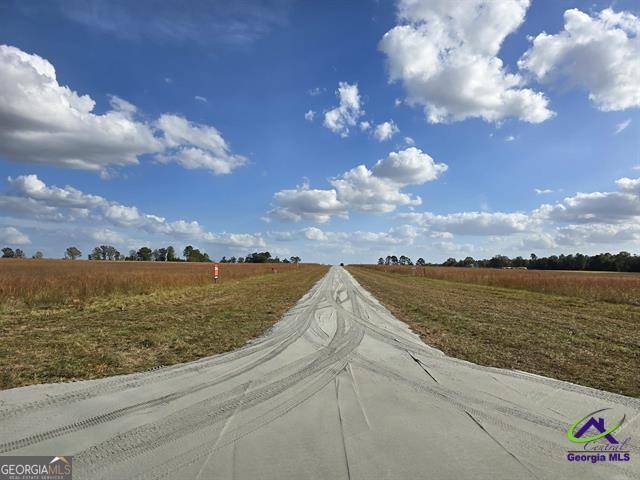 Cochran, GA 31014,17 Hay Field RD