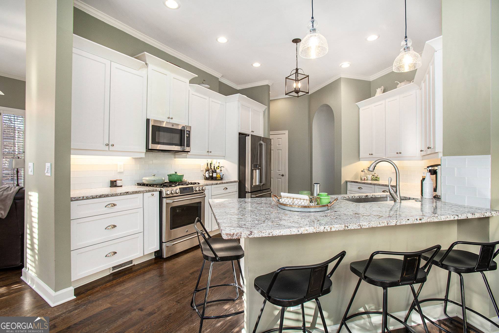 Roswell, GA 30075,425 Abbeywood DR