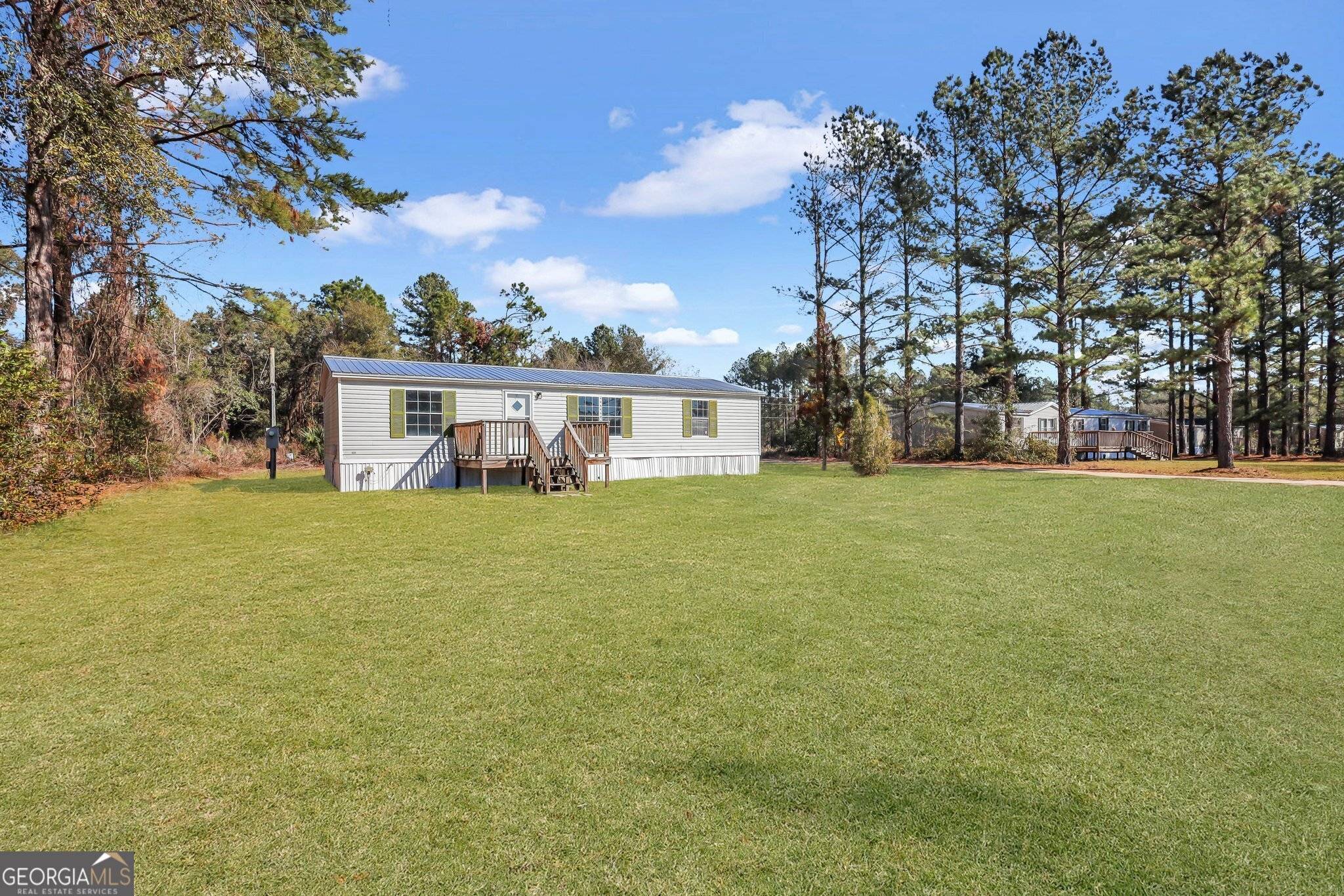 Jesup, GA 31545,126 Barn road circle