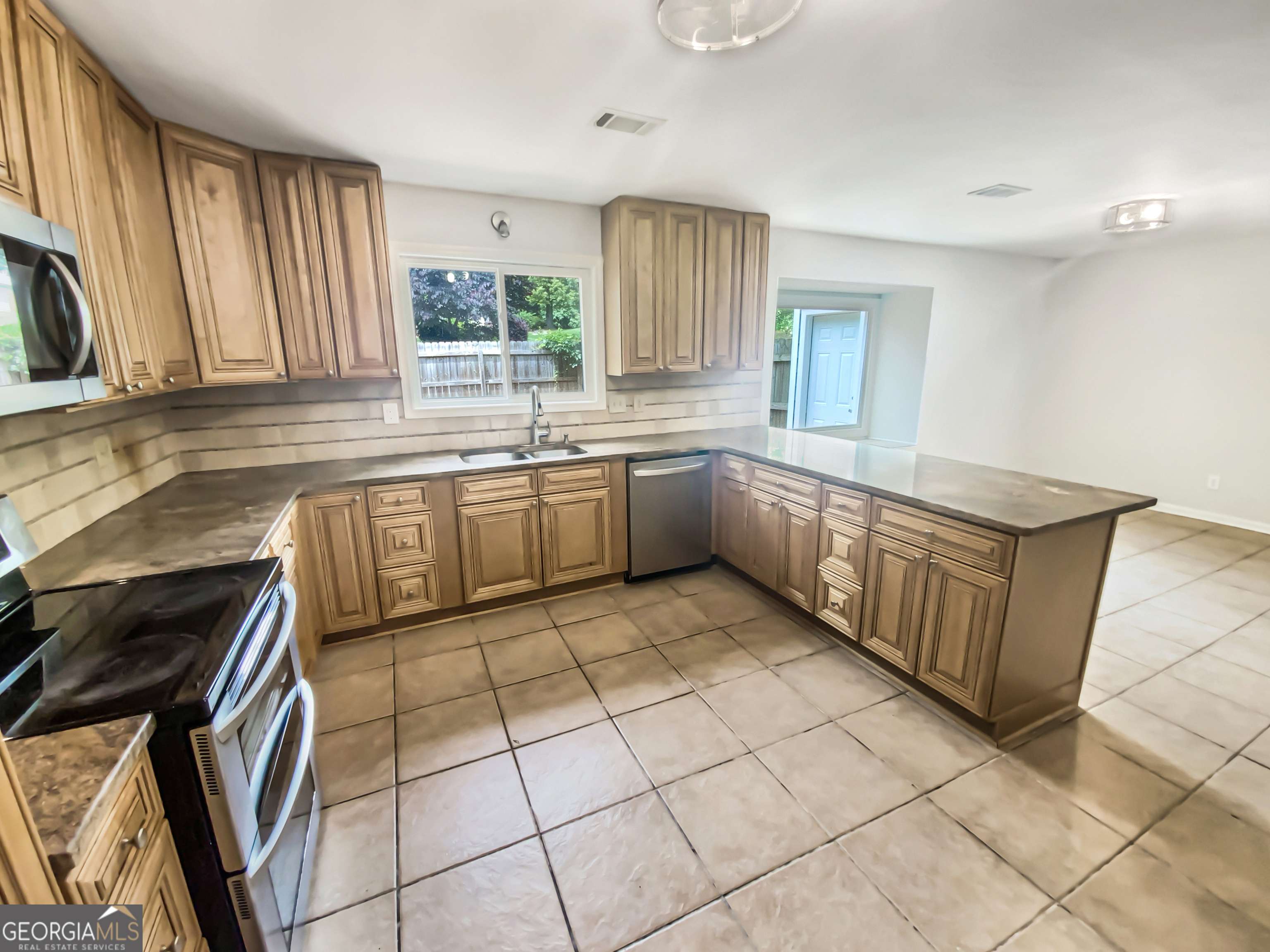 Marietta, GA 30062,2781 Interlaken DR