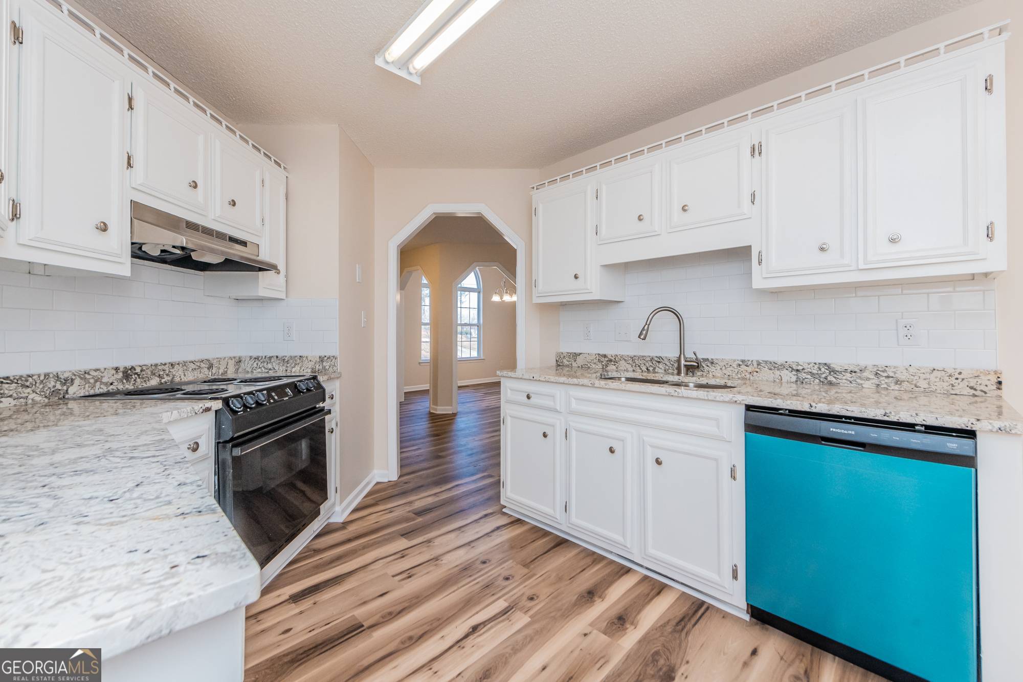 Macon, GA 31220,124 Country Oaks DR