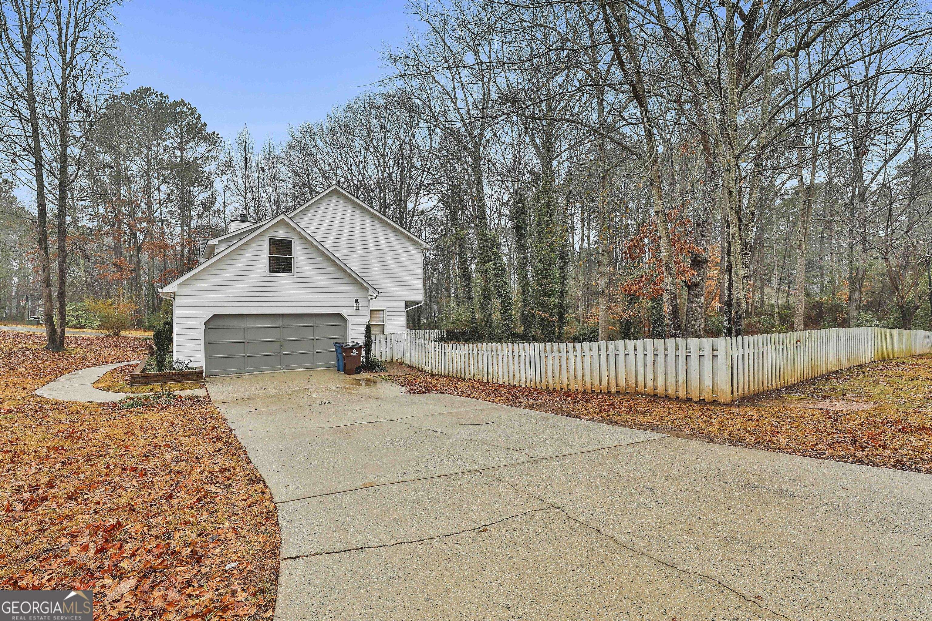 Peachtree City, GA 30269,332 Summer PL