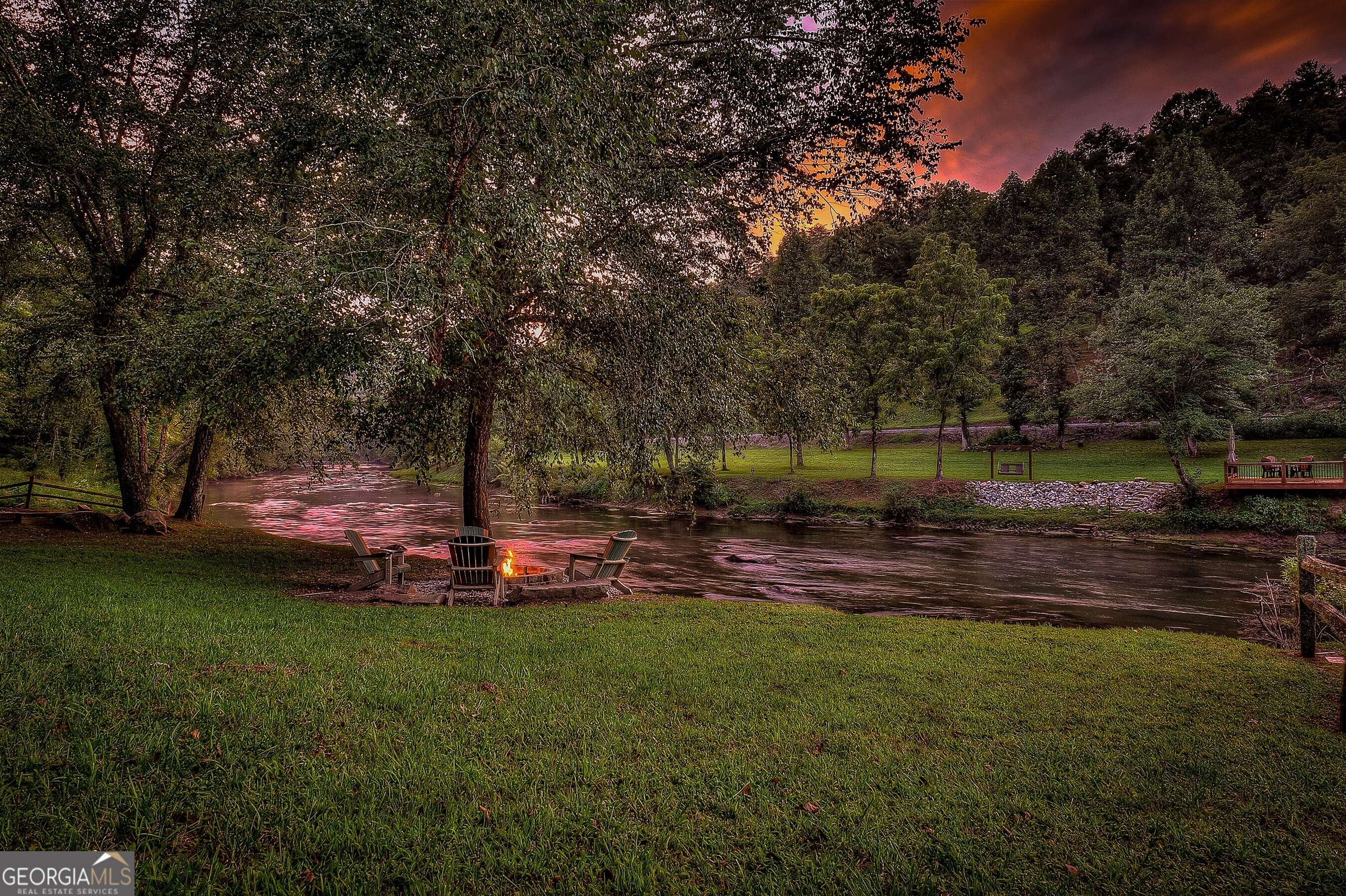 Mineral Bluff, GA 30559,993 Fish Trap