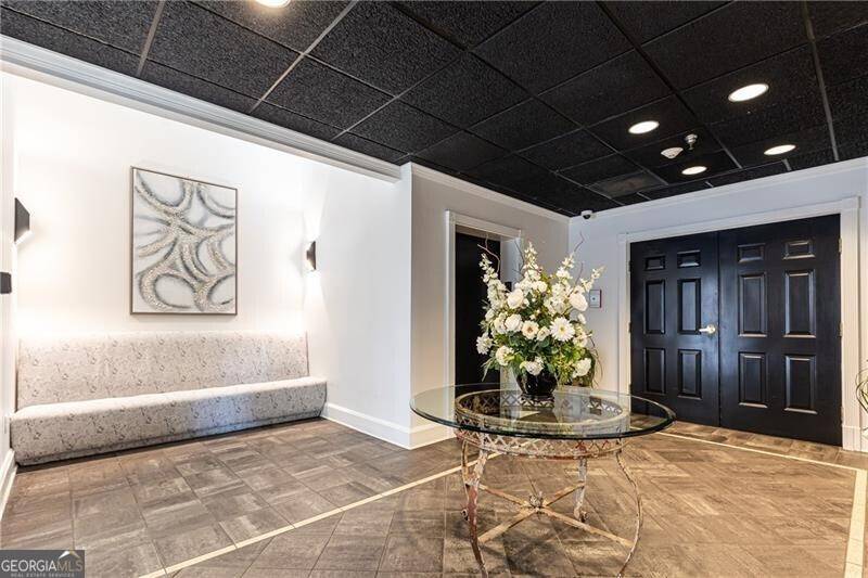 Atlanta, GA 30305,2499 Peachtree RD NE #504