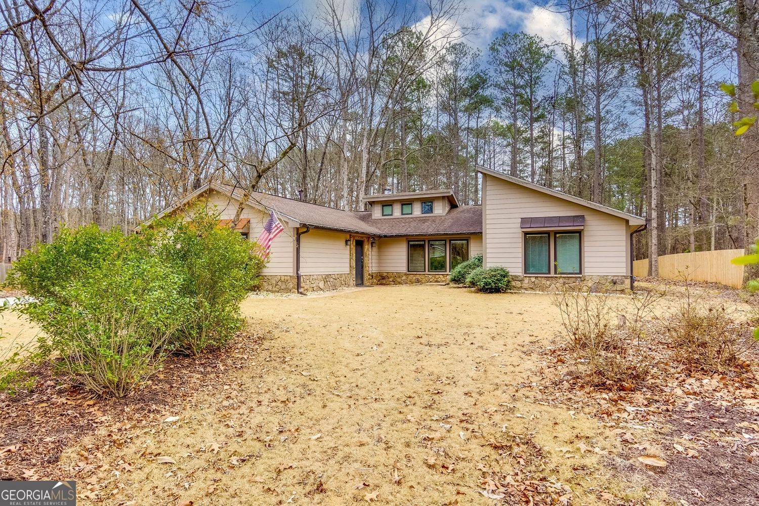 Peachtree City, GA 30269,221 Shadowood LN