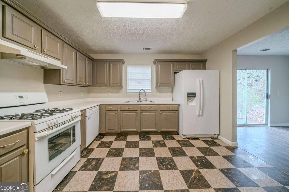 Lithonia, GA 30058,821 Stonebridge Park CIR