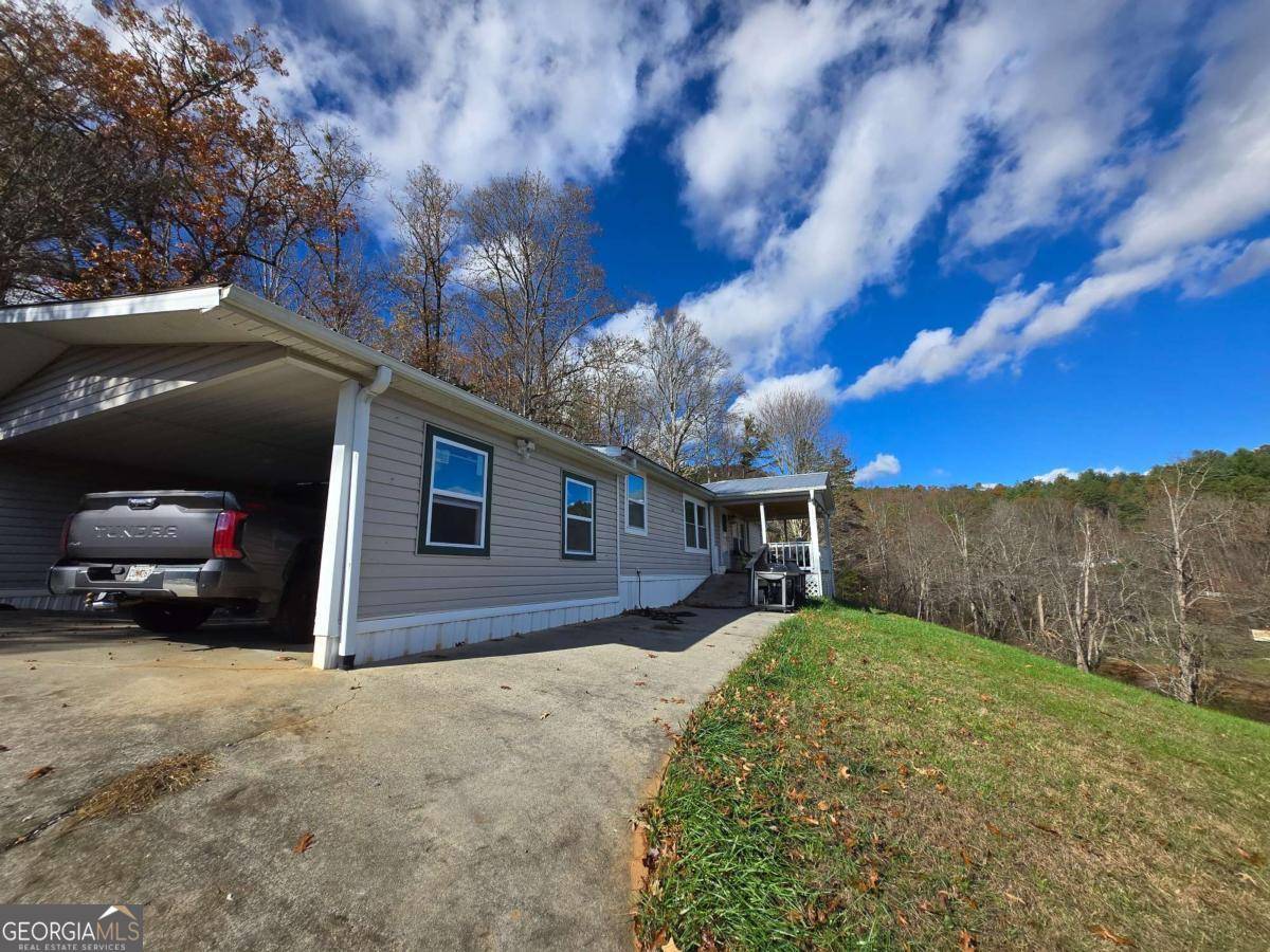 Hiawassee, GA 30546,325 Scataway RD