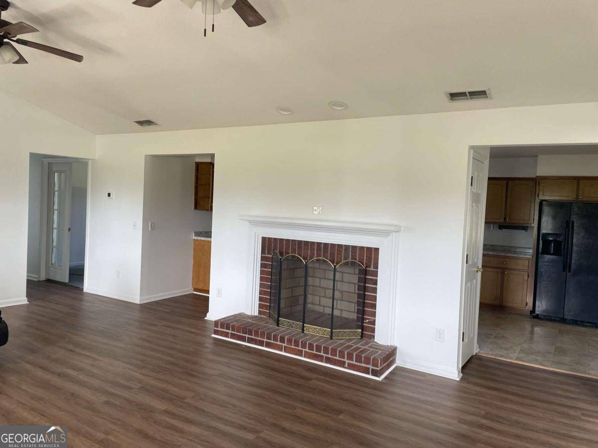 Glennville, GA 30427,714 E Simon ST