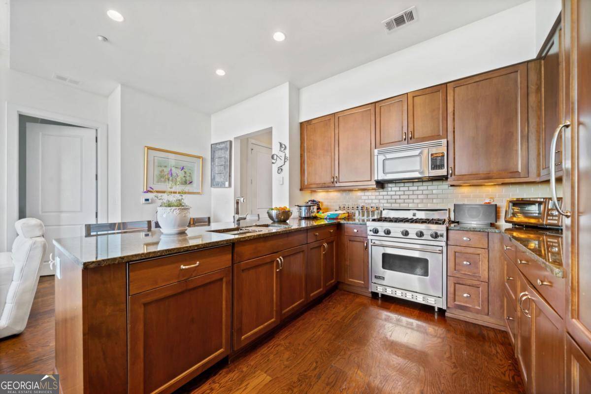 Atlanta, GA 30326,3630 Peachtree RD NE #1809