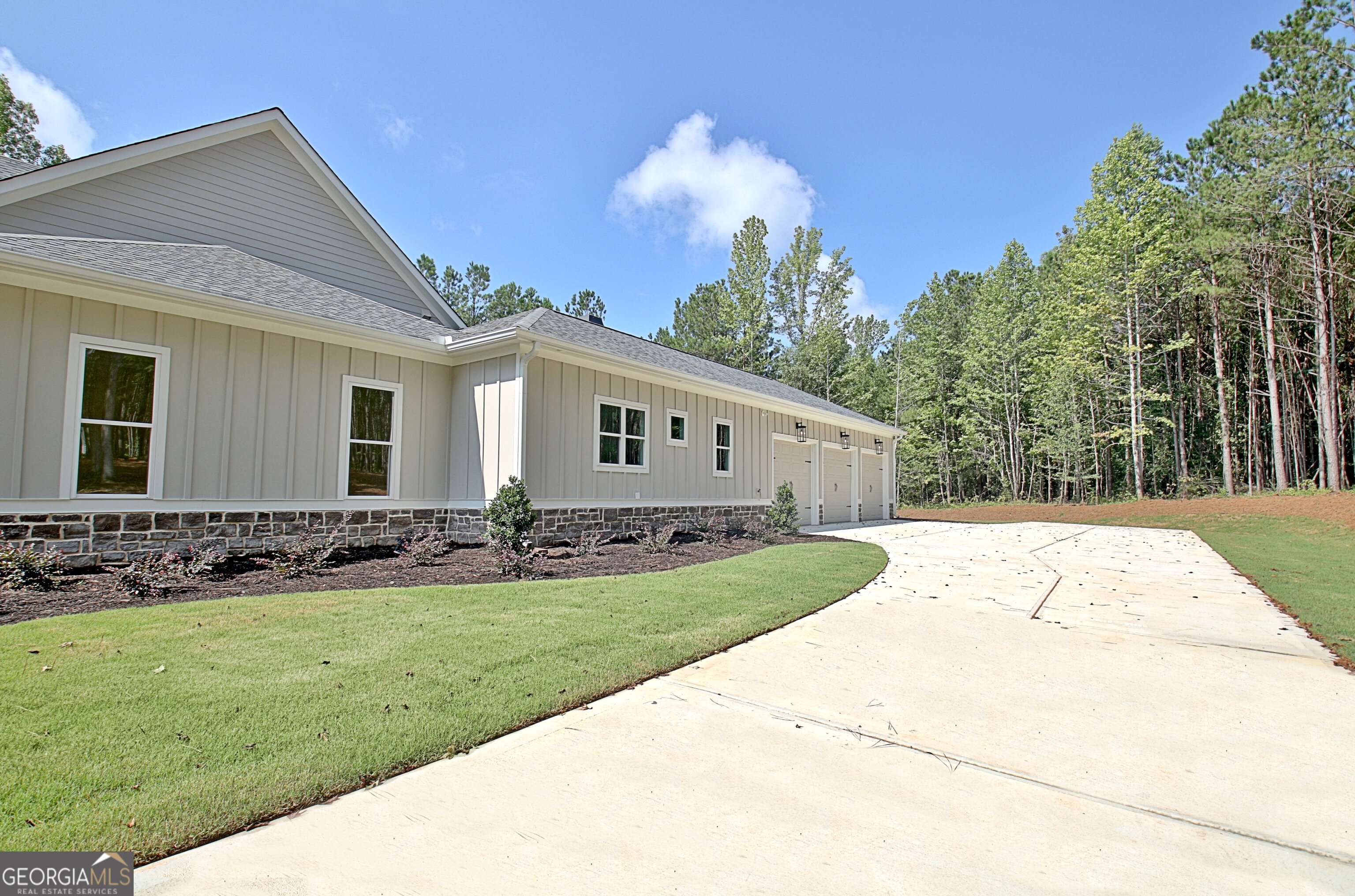 Sharpsburg, GA 30277,3 Bob Smith RD