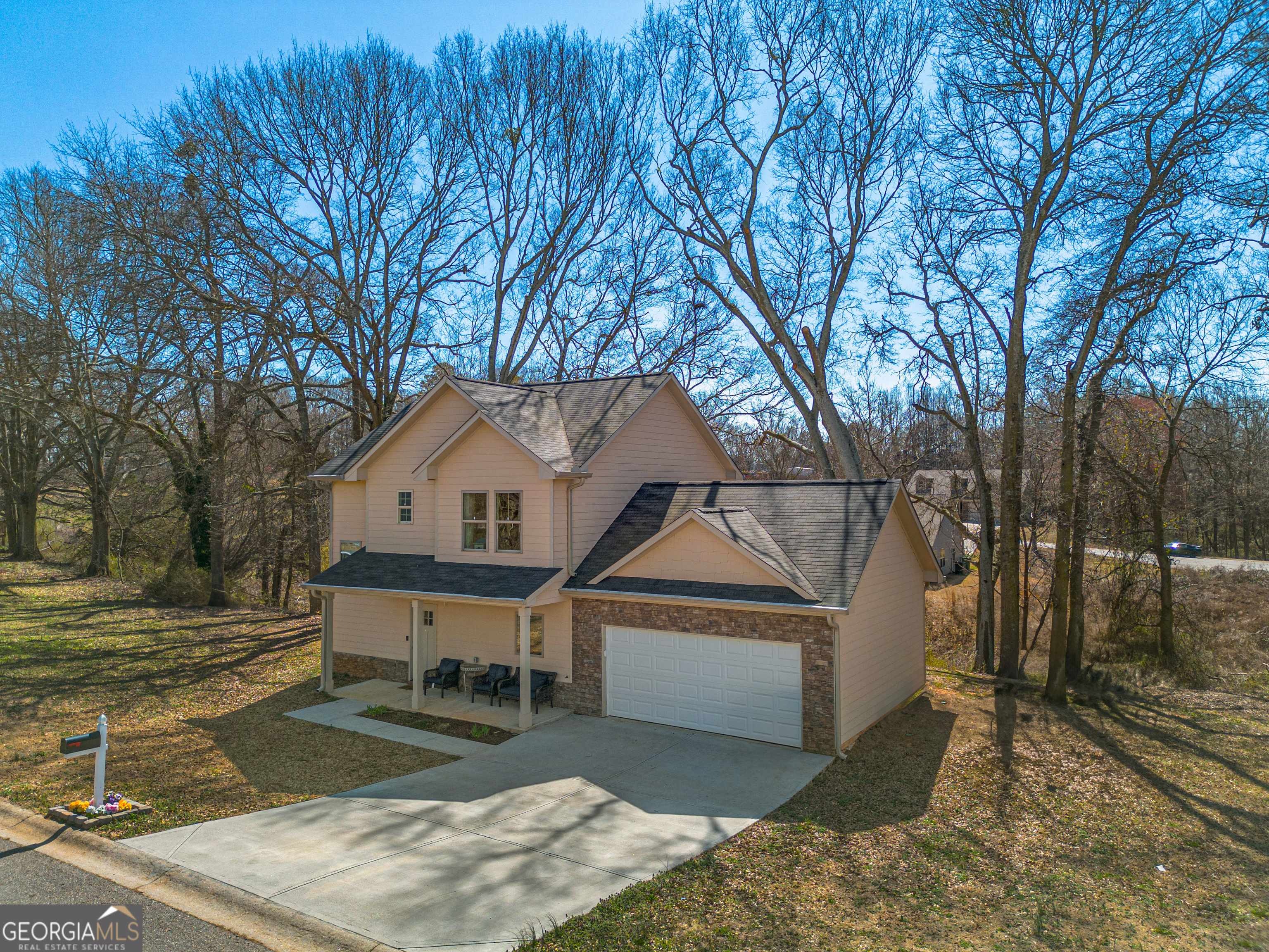 Royston, GA 30662,221 Cobb DR