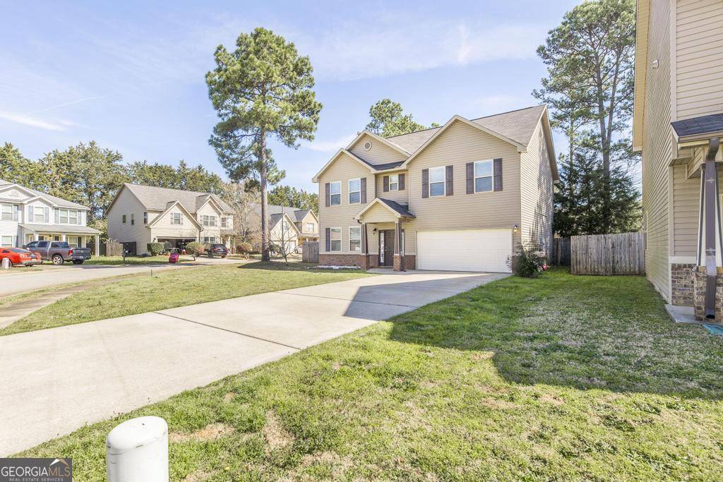 Warner Robins, GA 31093,141 Back Cedar LN