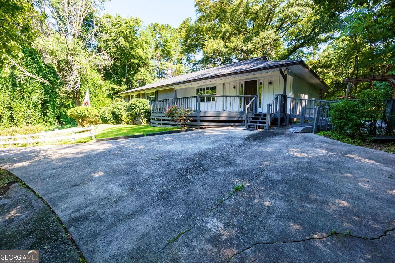 Waleska, GA 30183,6434 Reinhardt College Pkwy