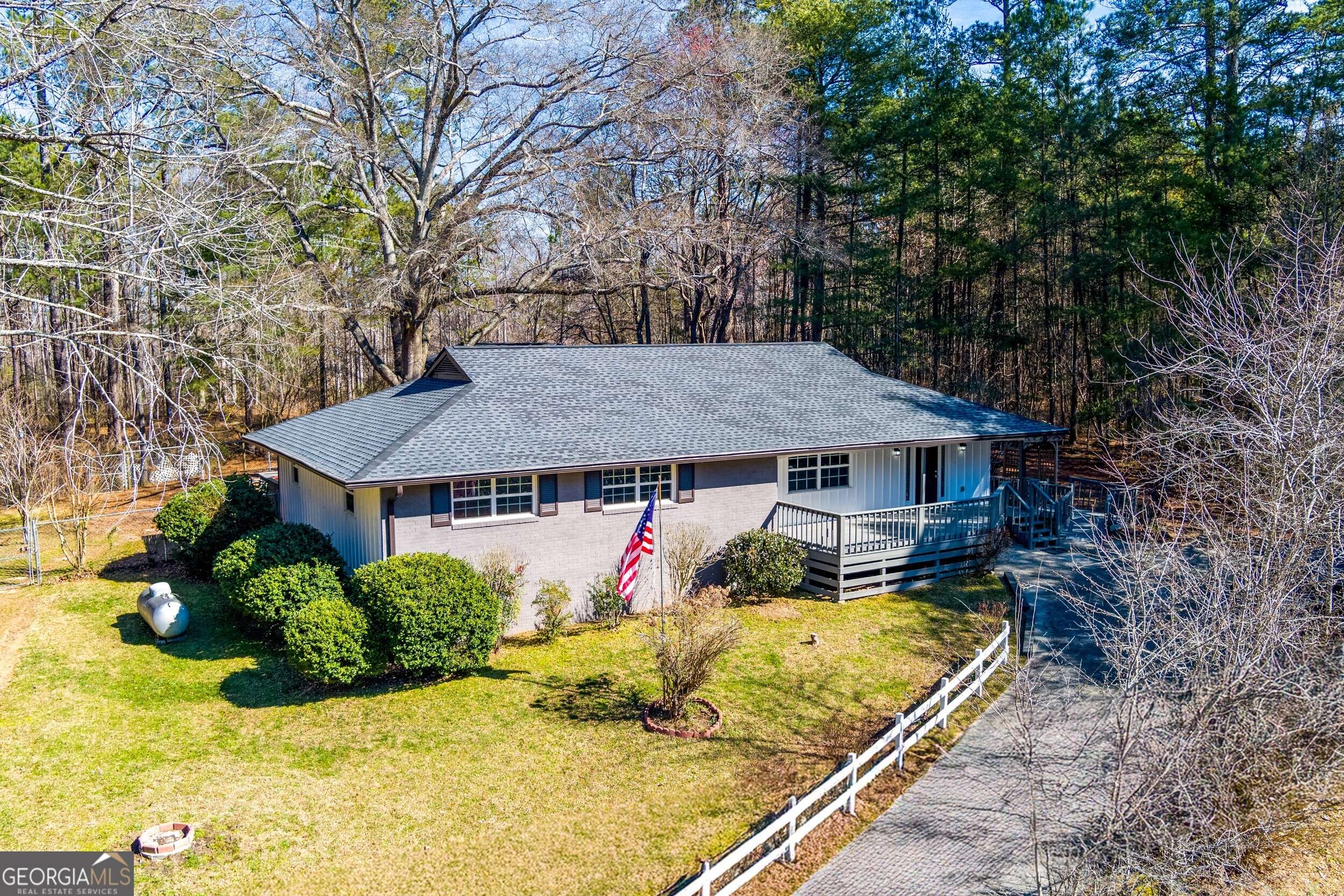 Waleska, GA 30183,6434 Reinhardt College Pkwy