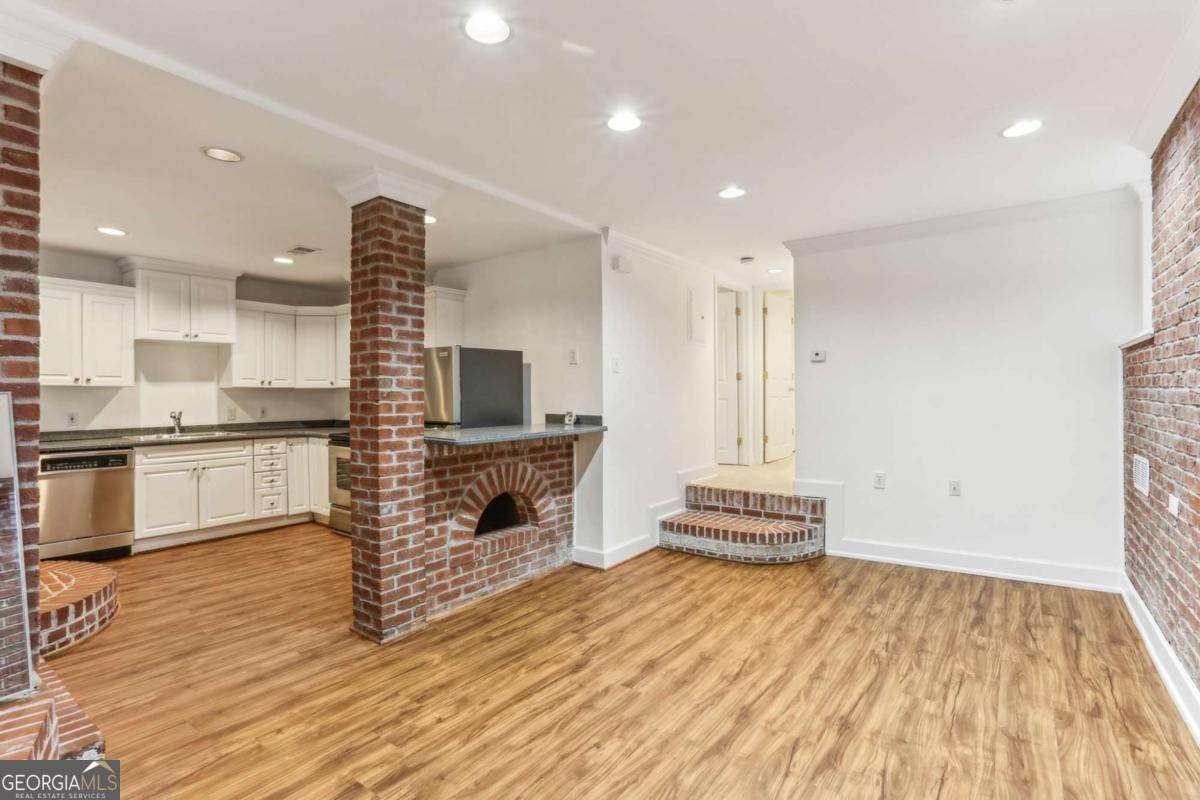 Atlanta, GA 30306,869 Briarcliff RD NE #B25