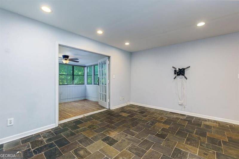 Atlanta, GA 30327,80 Adrian PL NW