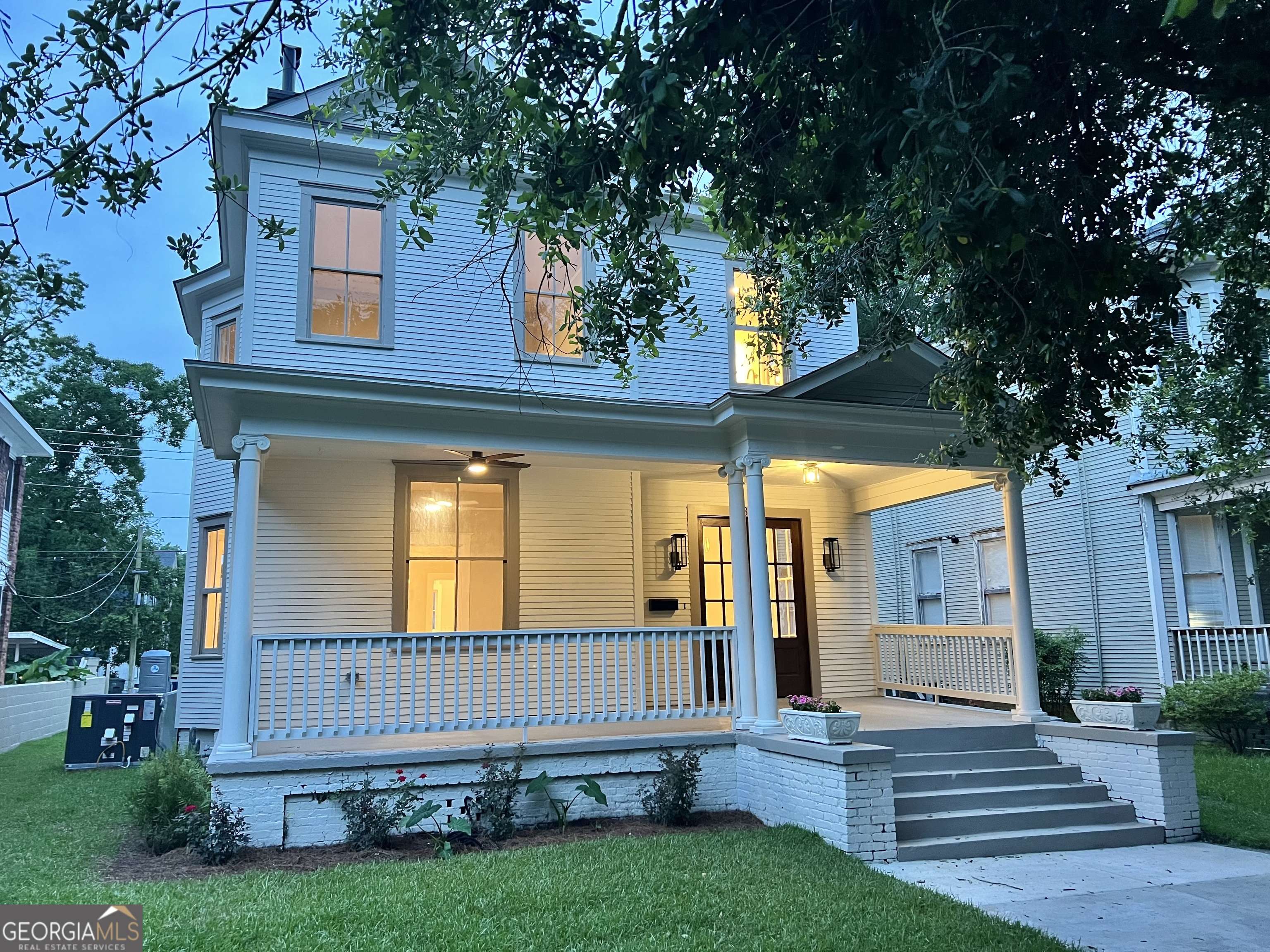 Savannah, GA 31401,815 E Henry ST
