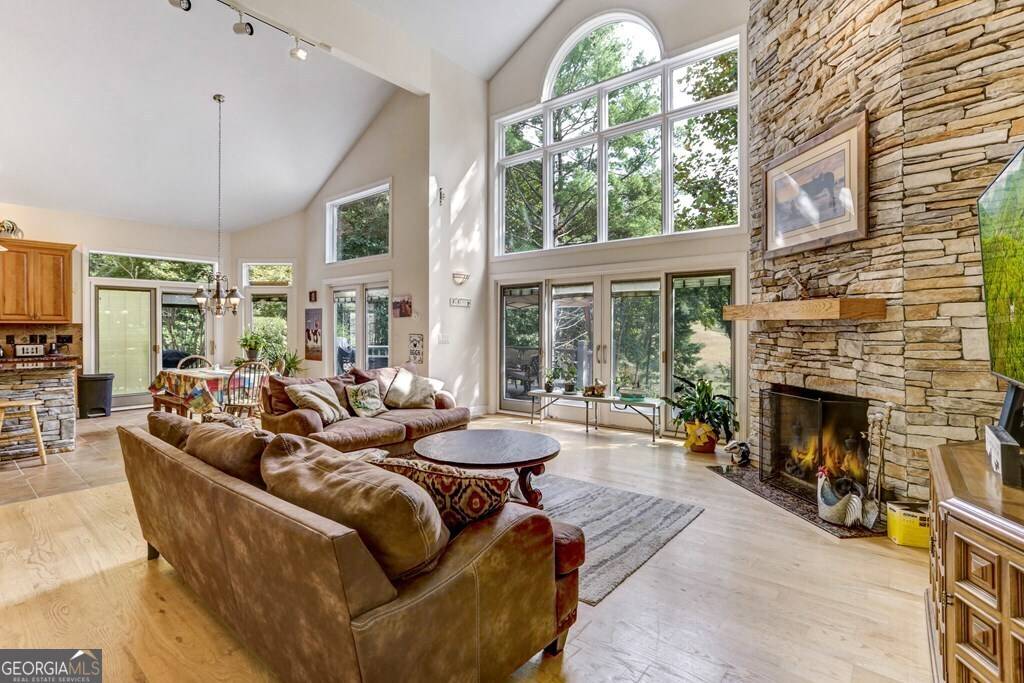 Murphy, NC 28906,5981 Candy Mountain Road