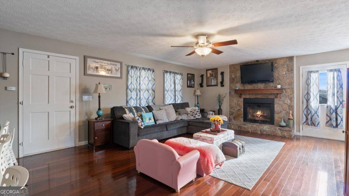 Dawsonville, GA 30534,320 Harry Sosebee RD
