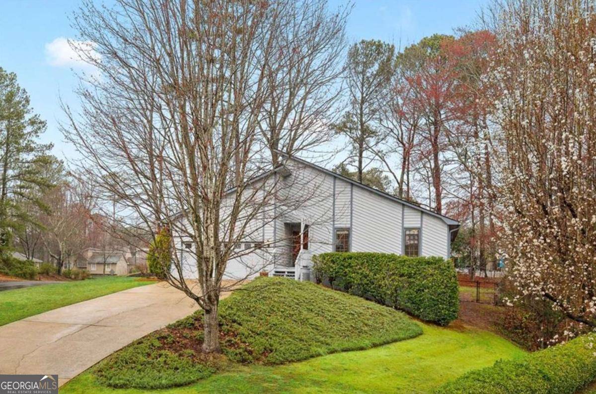 Alpharetta, GA 30022,370 Broken Lance PL