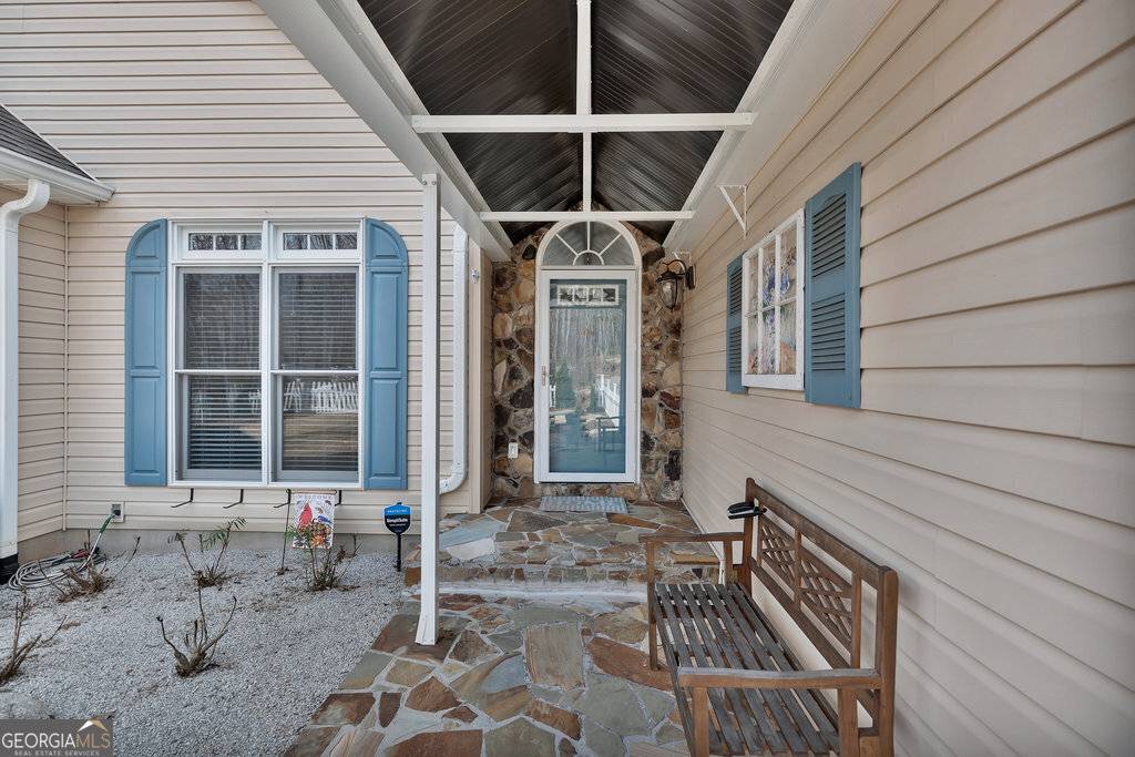Lavonia, GA 30553,390 Lake Place DR