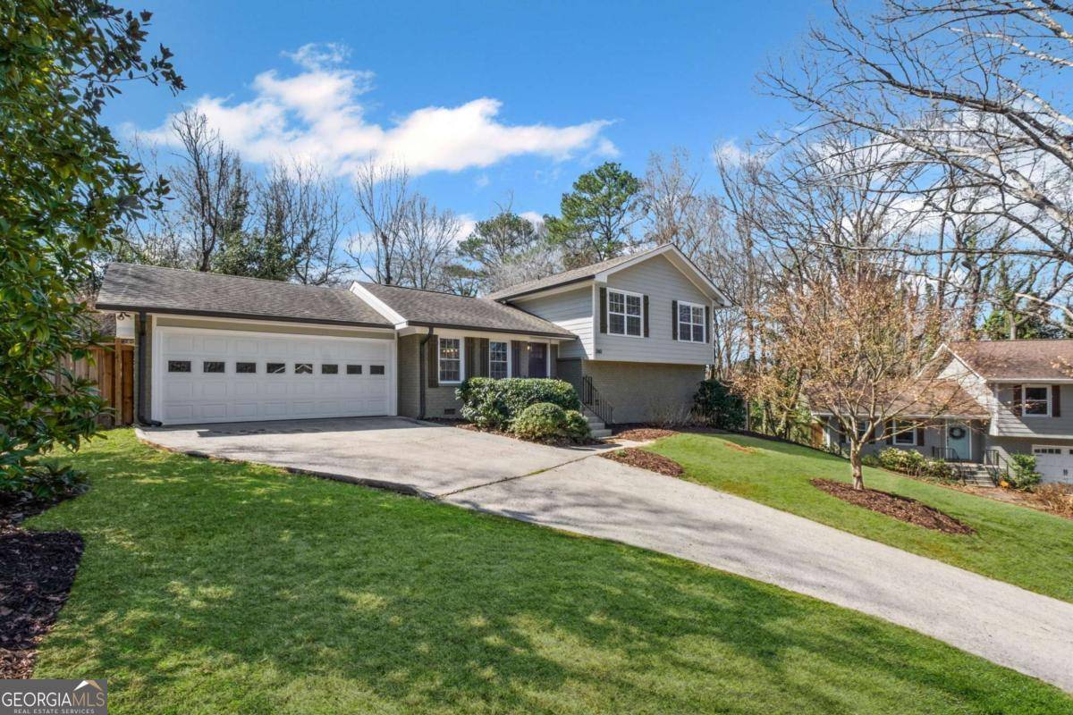 Roswell, GA 30075,260 Mansell CIR