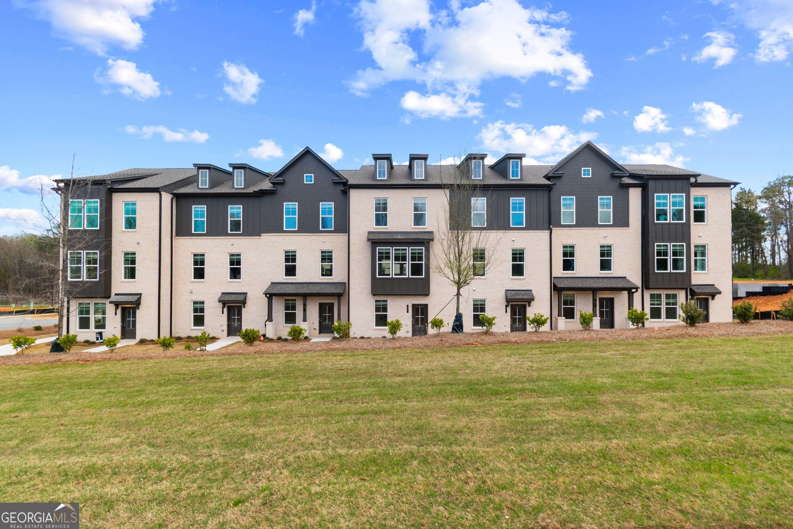 Newnan, GA 30265,3 Daybreak LN