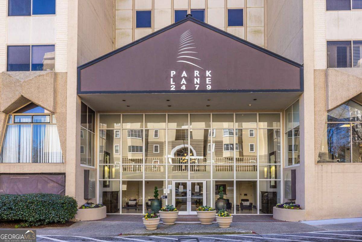 Atlanta, GA 30305,2479 Peachtree RD NE #104