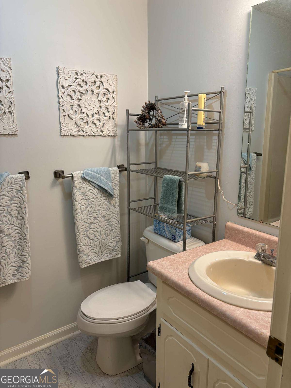 Milledgeville, GA 31061,575 Lake Laurel RD