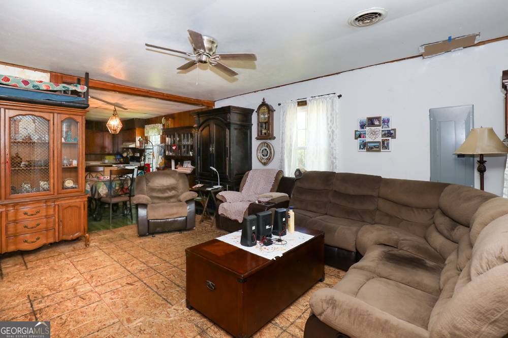 Hartwell, GA 30643,651 S Jackson ST