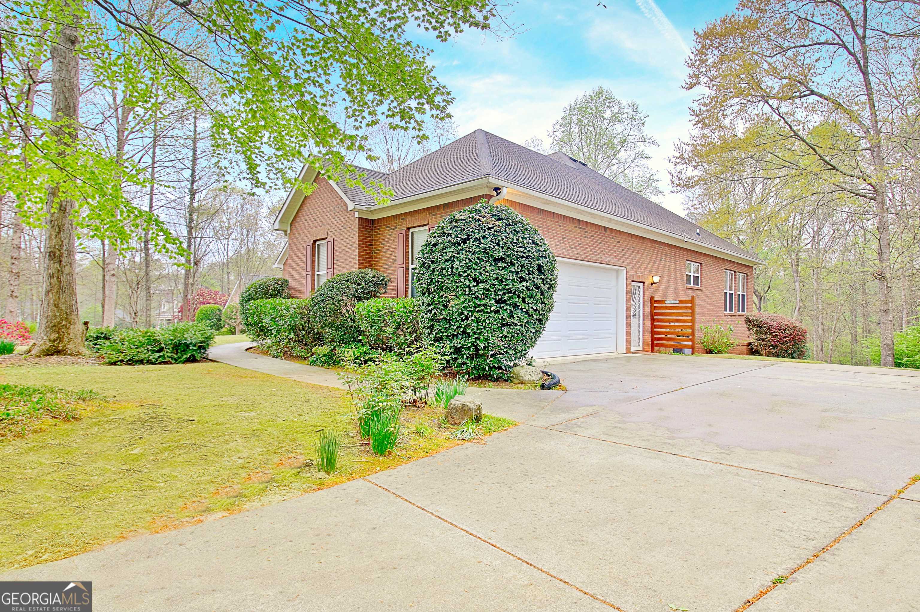 Fayetteville, GA 30215,165 Hideaway DR