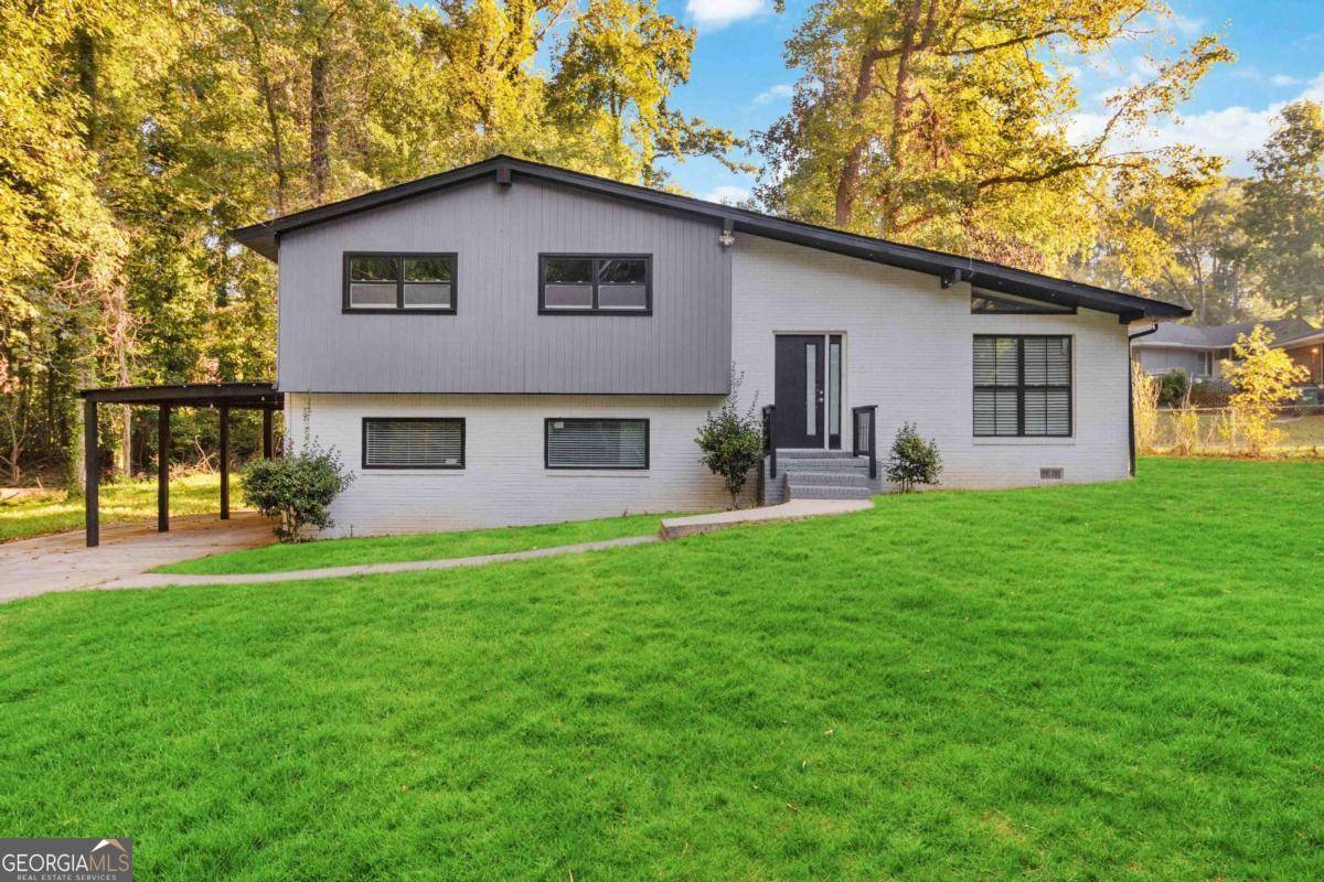 Atlanta, GA 30310,2045 Pine Oak DR