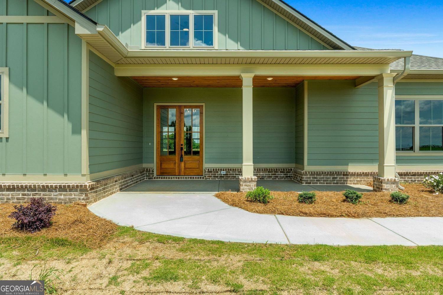 Barnesville, GA 30204,272 Community House RD