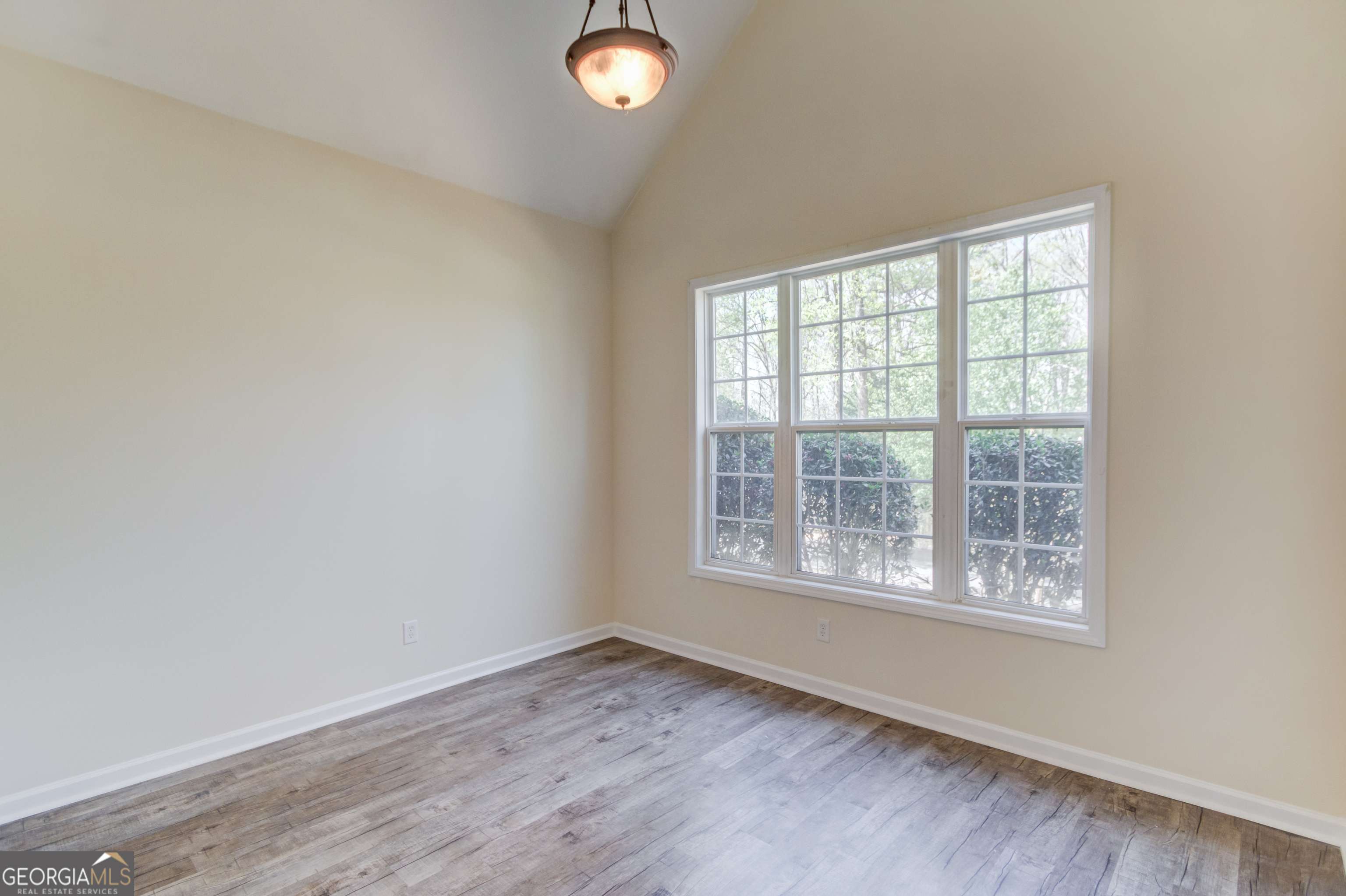 Hoschton, GA 30548,1011 City Market ST