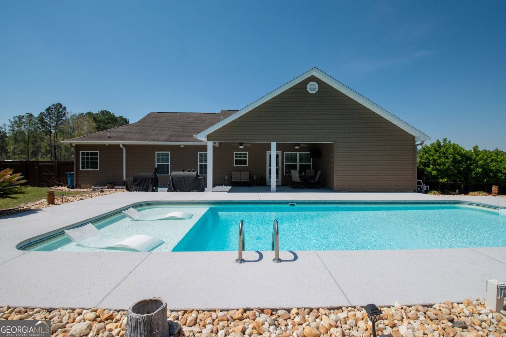 Waycross, GA 31501,2604 Alton CIR